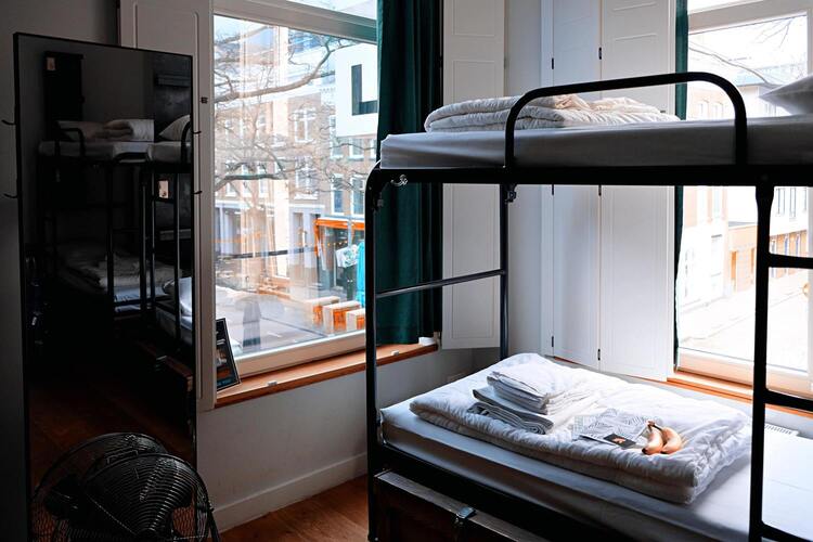 Chambre avec deux lits superposés